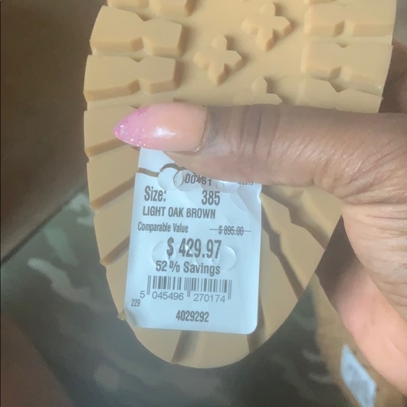 I’m sales of all new boots and sandals real at it - Picture 4 of 8